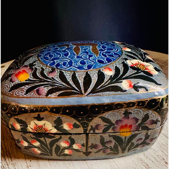 Kashmiri Paper Mache Box, Vintage Kashmiri box, Hebrew Box, Chai Box - Picture 8 of 9